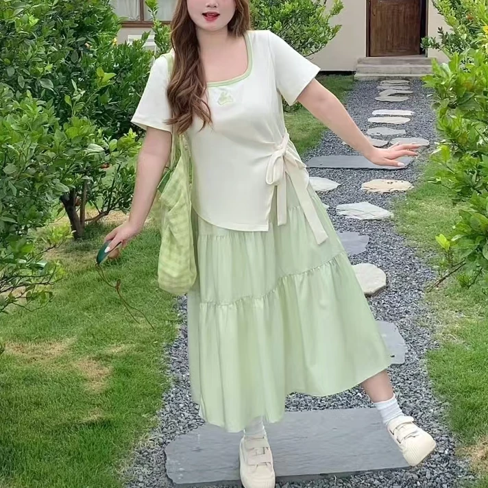 大码女装 少女兔刺绣 侧面绑带方领撞色显瘦短袖T恤女