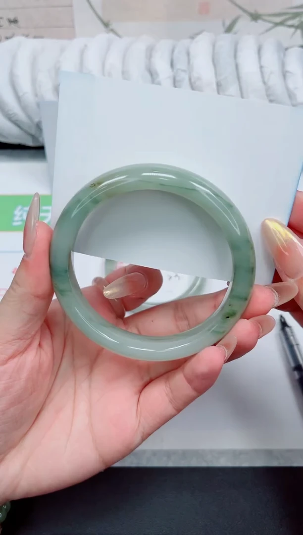 【闪购商品】石英质玉手镯未镶嵌19-64.2