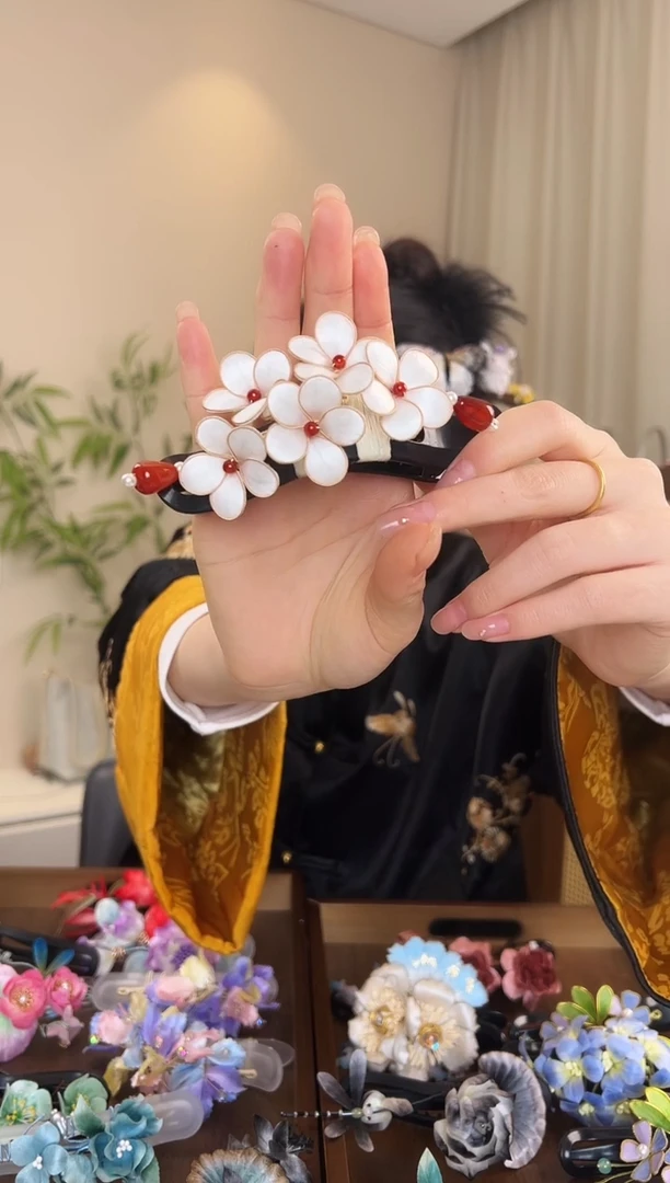 刺绣(****)白色掐丝懒人夹