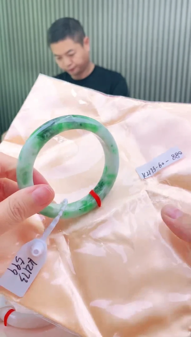 未镶嵌手镯翡翠60