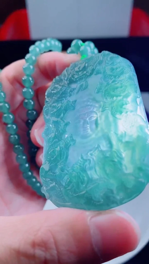 颈饰未镶嵌翡翠