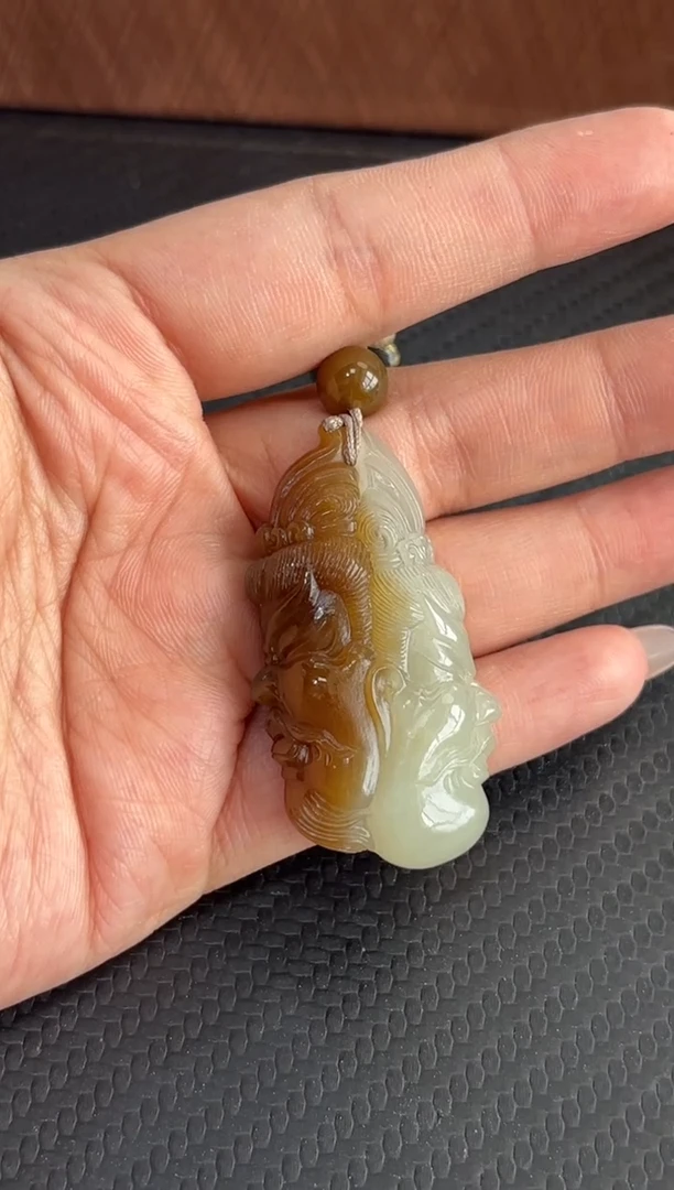 和田玉未镶嵌吊坠(赠链)凡***宫若羌微色差吊坠