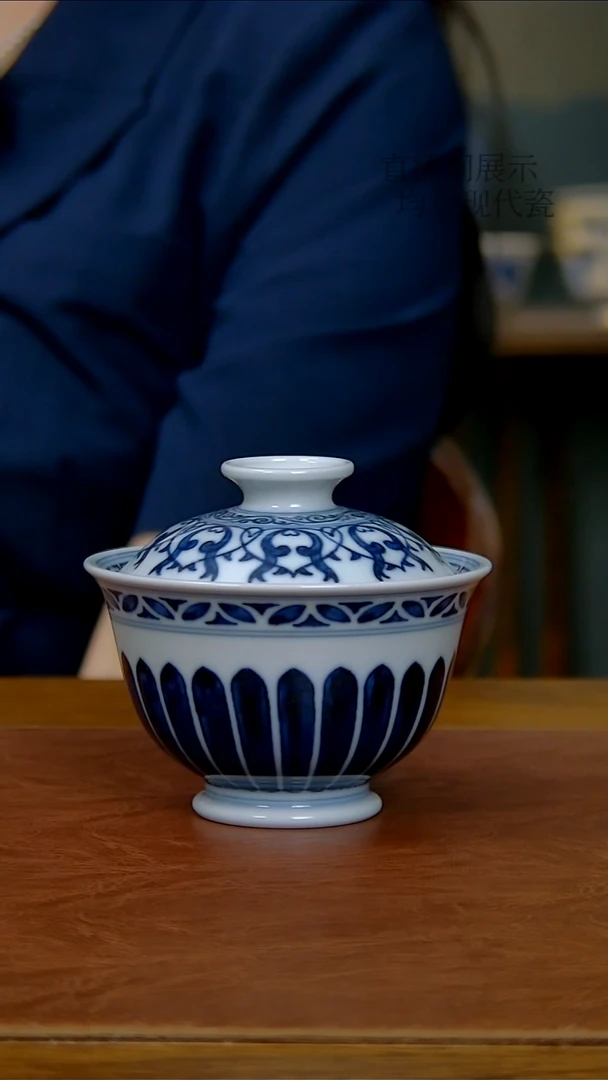陶瓷仿明菊瓣宝相两才盖碗（柴窑）
