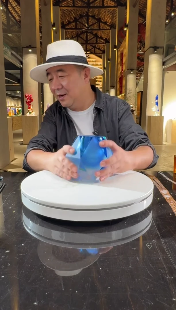 摆件G****金艺术琉璃香薰瓶笔筒
