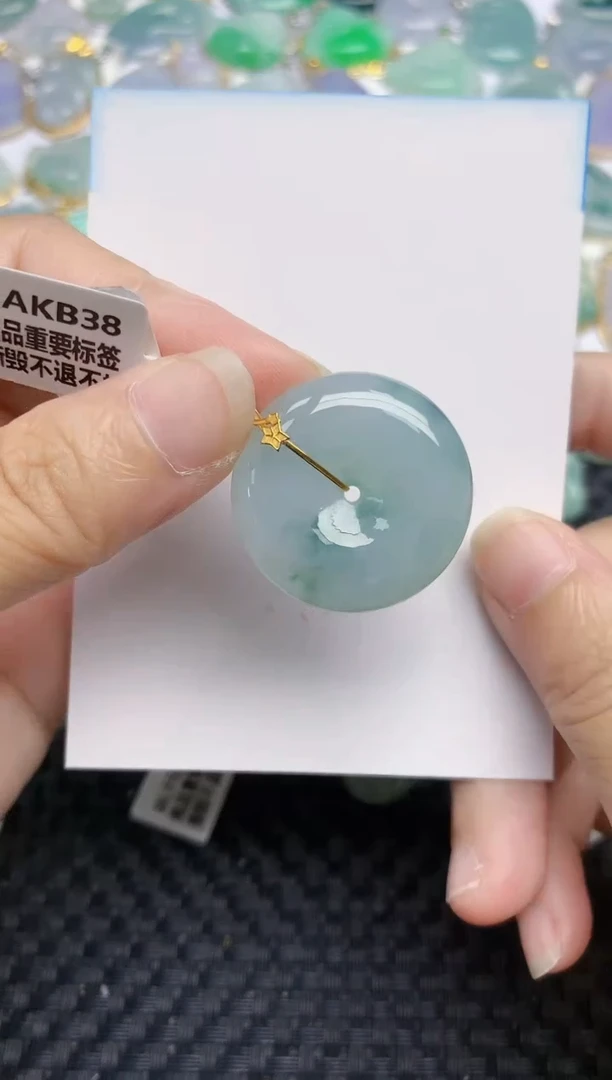 翡翠18K金镶嵌颈饰天然翡翠A货