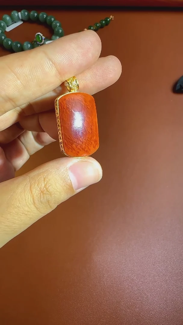 南红玛瑙18K金镶嵌吊坠(不含链)18K金镶嵌南红火焰纹吊坠 8g+