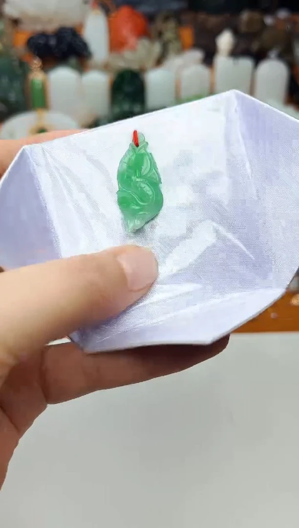 【闪购商品】翡翠颈饰未镶嵌鱼