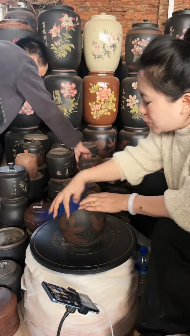 【闪购商品】壶瑕疵茶叶罐 腰鼓荷花 892