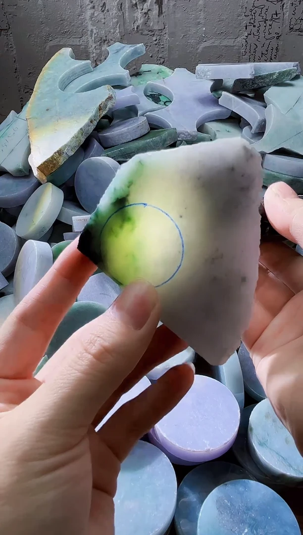 翡翠未镶嵌颈饰天然翡翠A货782