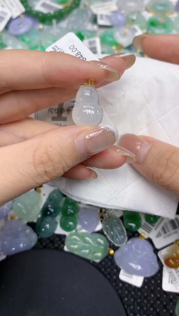 颈饰18K金镶嵌翡翠1111111
