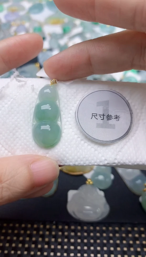 颈饰18K金镶嵌翡翠天然缅甸A货翡翠
