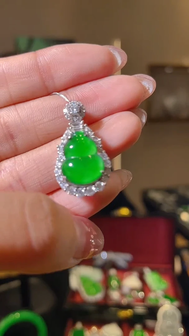 【闪购商品】翡翠吊坠(不含链)银S925镶嵌天然翡翠A货