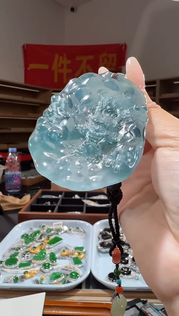 吊坠(不含链)未镶嵌翡翠龙牌