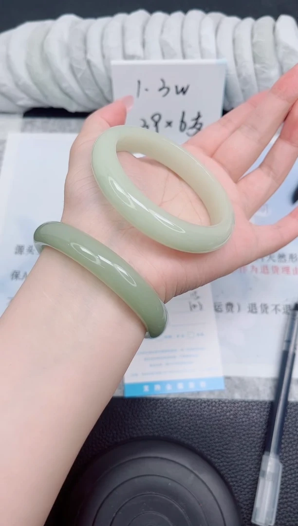 石英质玉手镯未镶嵌115-60.6