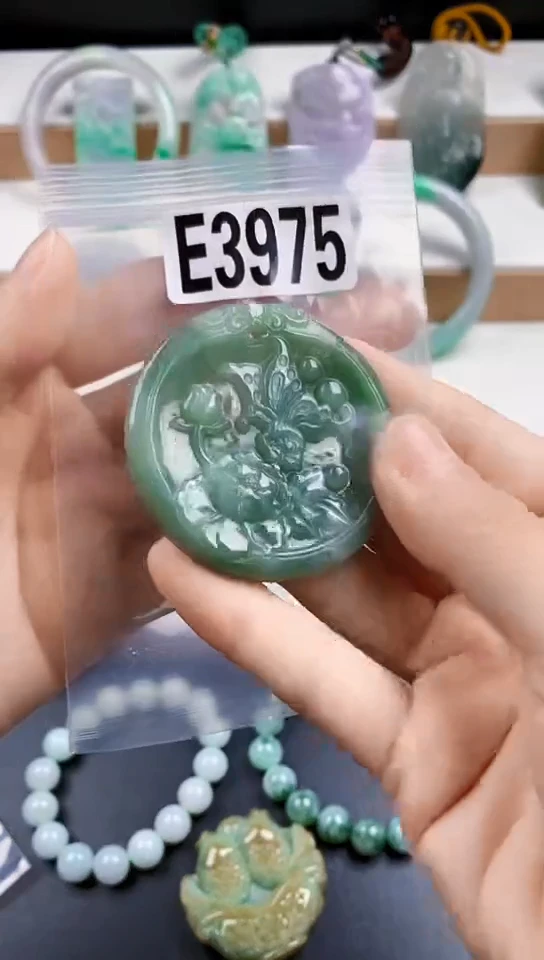 颈饰未镶嵌翡翠天然翡翠吊坠挂件