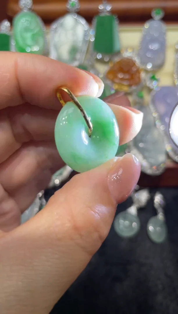 【闪购商品】翡翠颈饰18K金镶嵌翡翠131