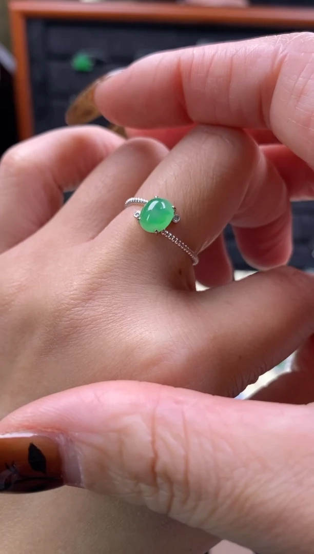 颈饰18K金镶嵌翡翠16832