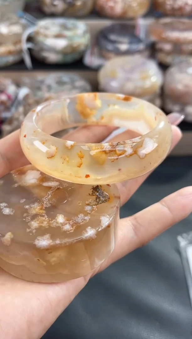 未镶嵌手镯石英质玉58