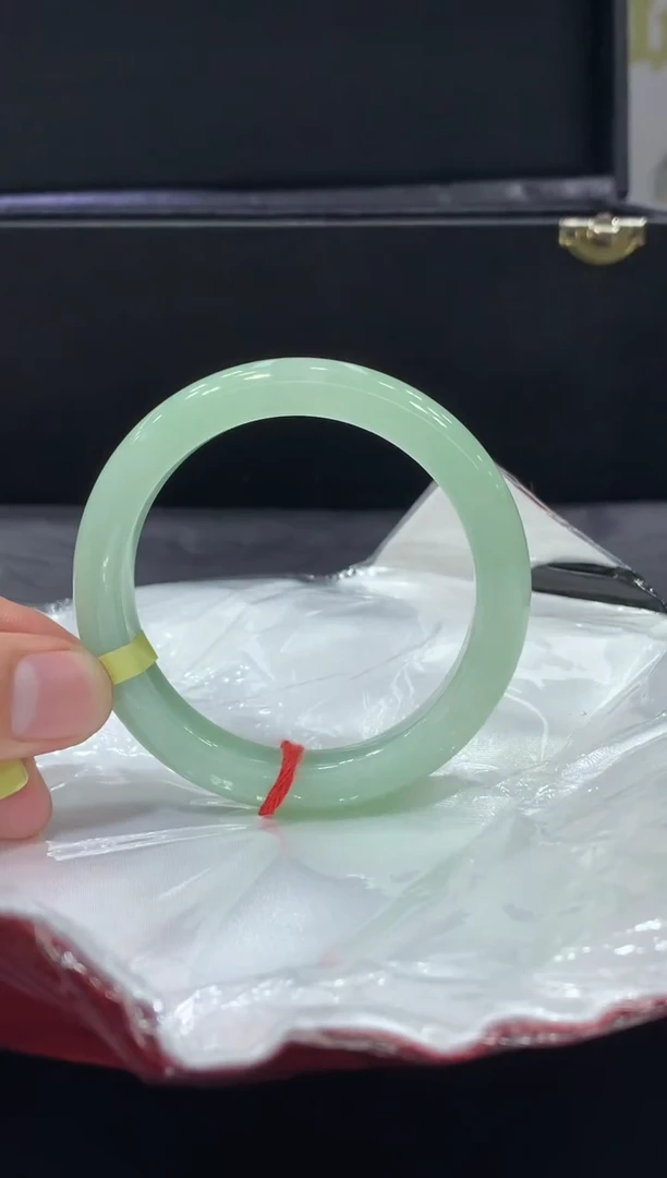 未镶嵌手镯翡翠翡翠手镯