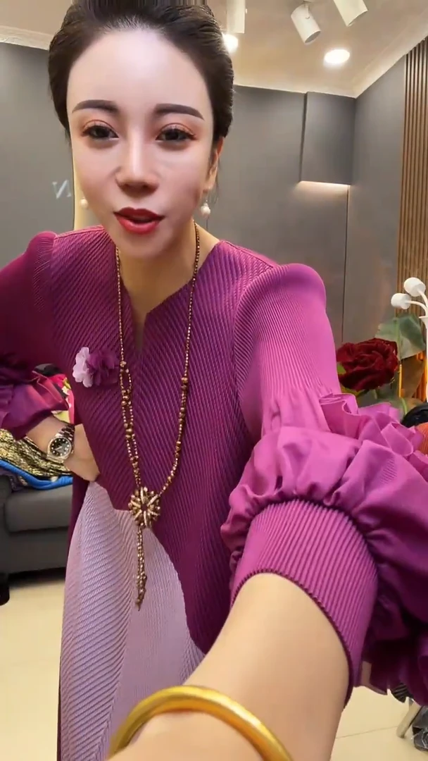 聚酯纤维（涤纶）紫色 袖盘花