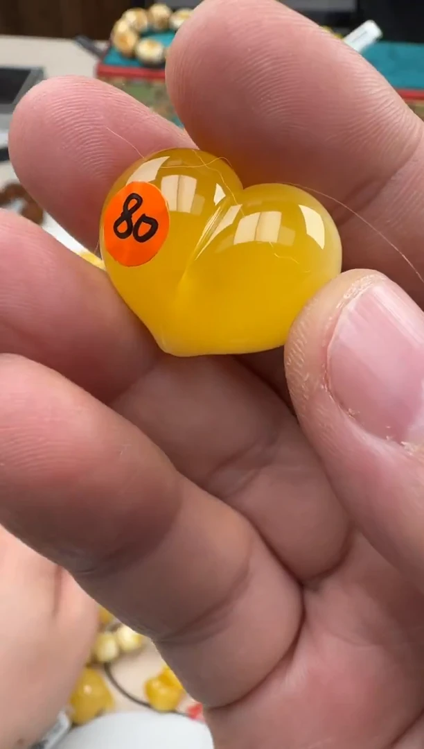 琥珀未镶嵌珠宝奇石HZ054