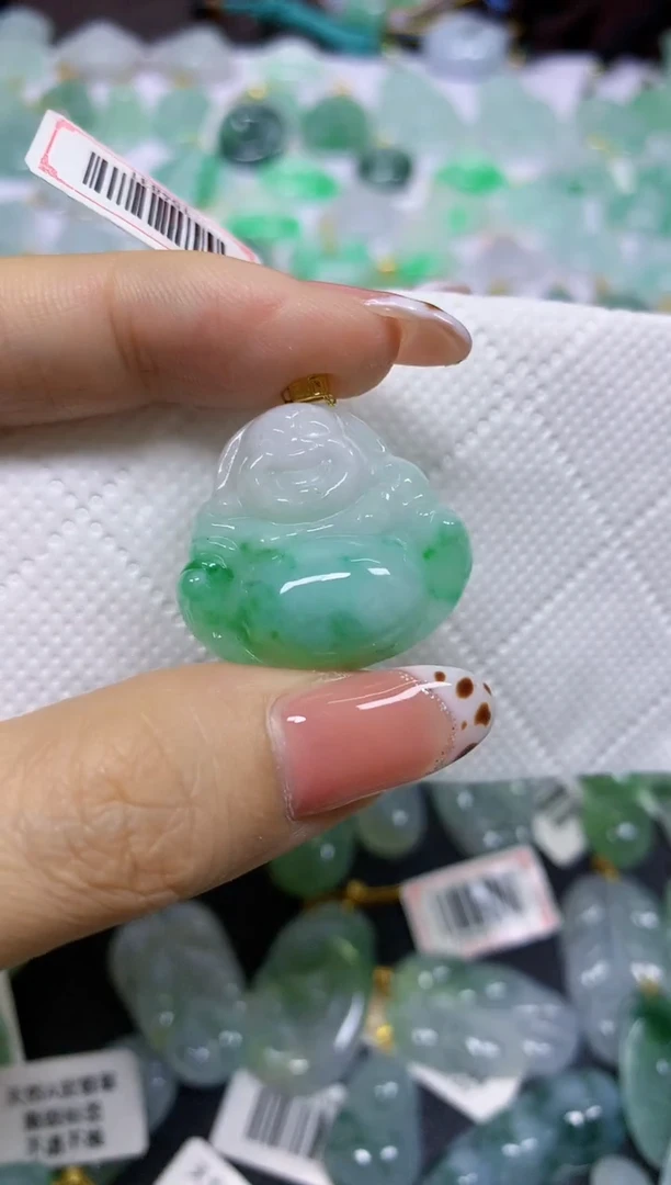 颈饰18K金镶嵌翡翠 天然翡翠A货