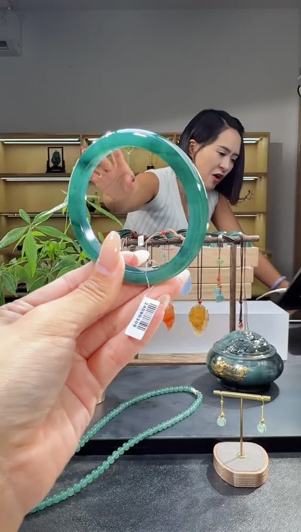 未镶嵌手镯翡翠60圈