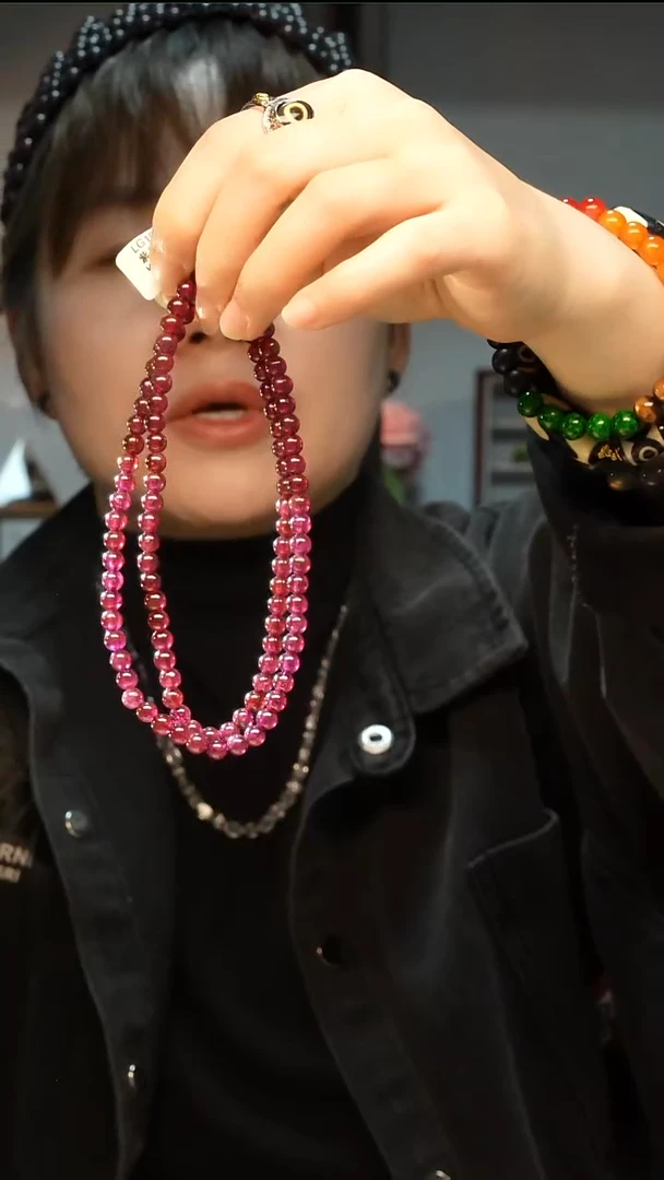 颈饰未镶嵌石榴石多圈