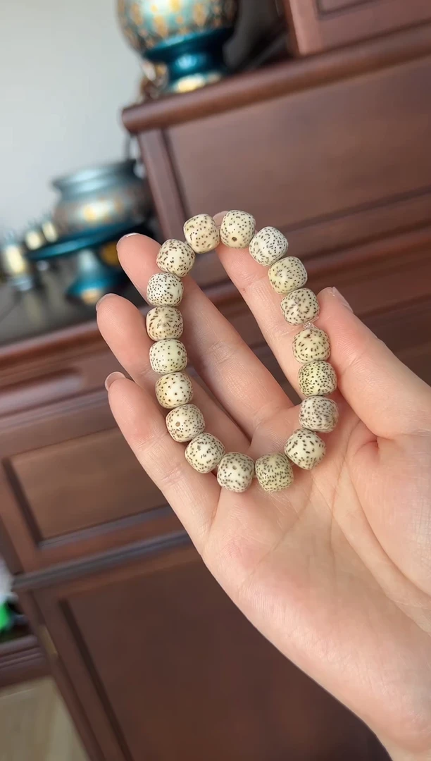 【闪购商品】查罗石手绳合金单圈手串