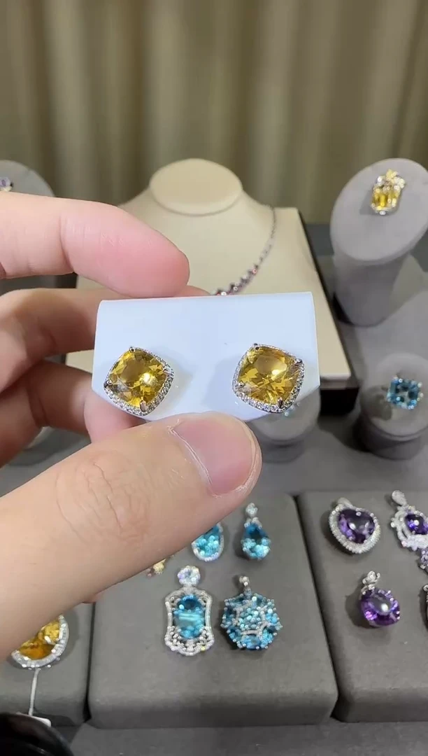 银S925镶嵌耳饰黄晶11mm耳钉简约设计款