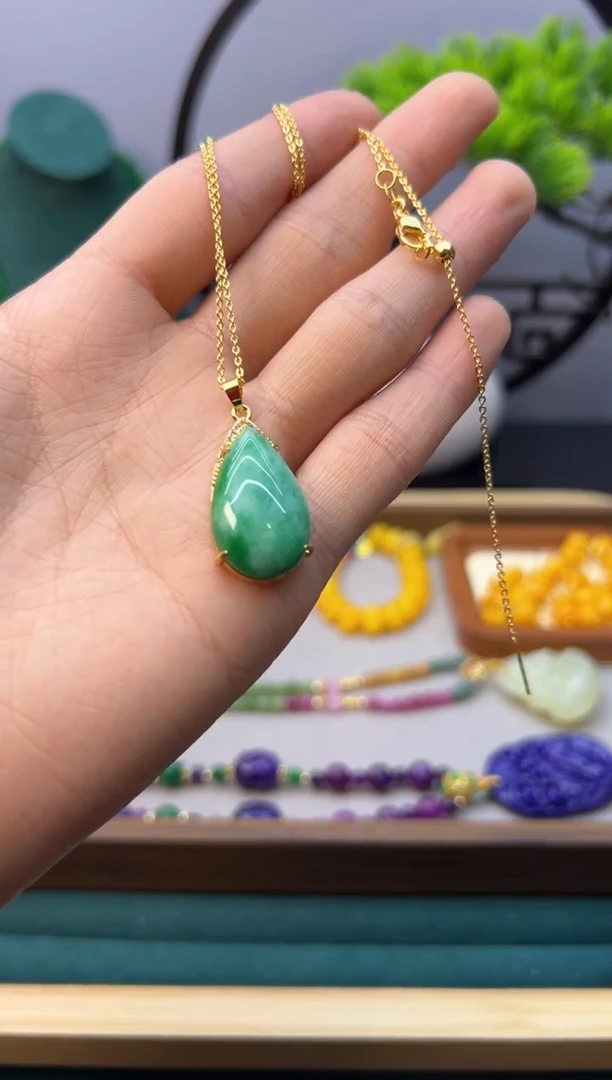 【闪购商品】翡翠吊坠(赠链)14K金镶嵌D103