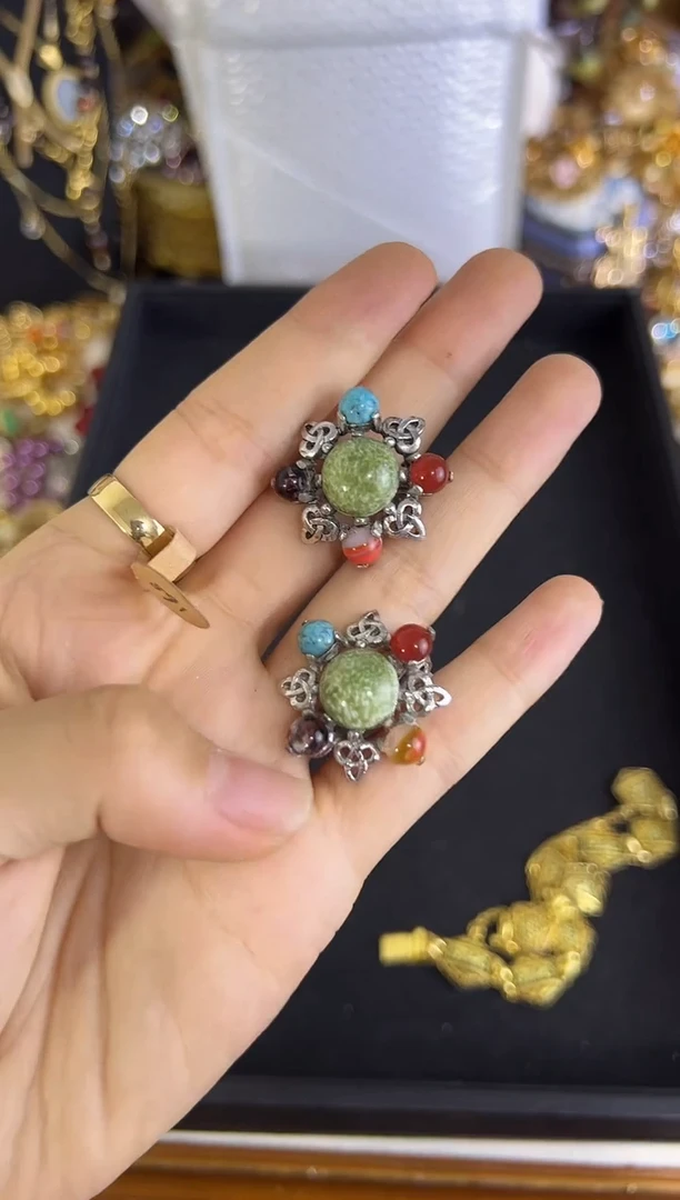 合金无铜合金中古首饰都有瑕疵 请确认好成色尺寸在拍！
