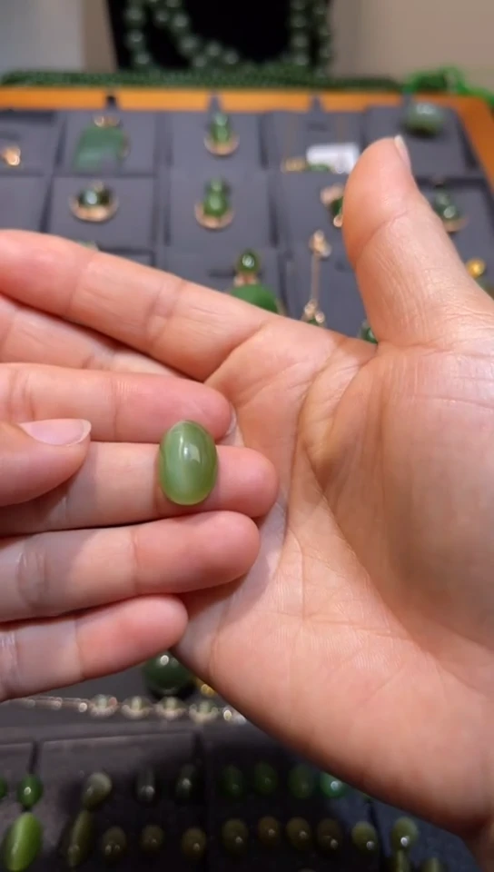 【闪购商品】和田玉碧玉绿猫眼裸石未镶嵌多样性发一