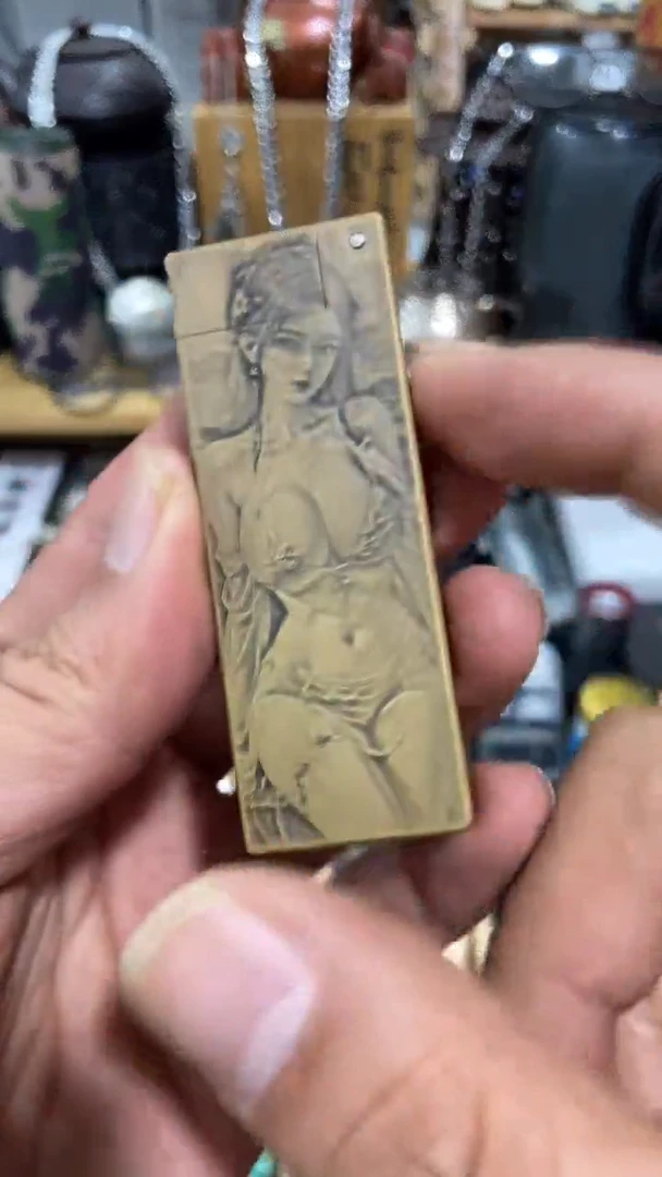 瓷片闪购商品  如图所示