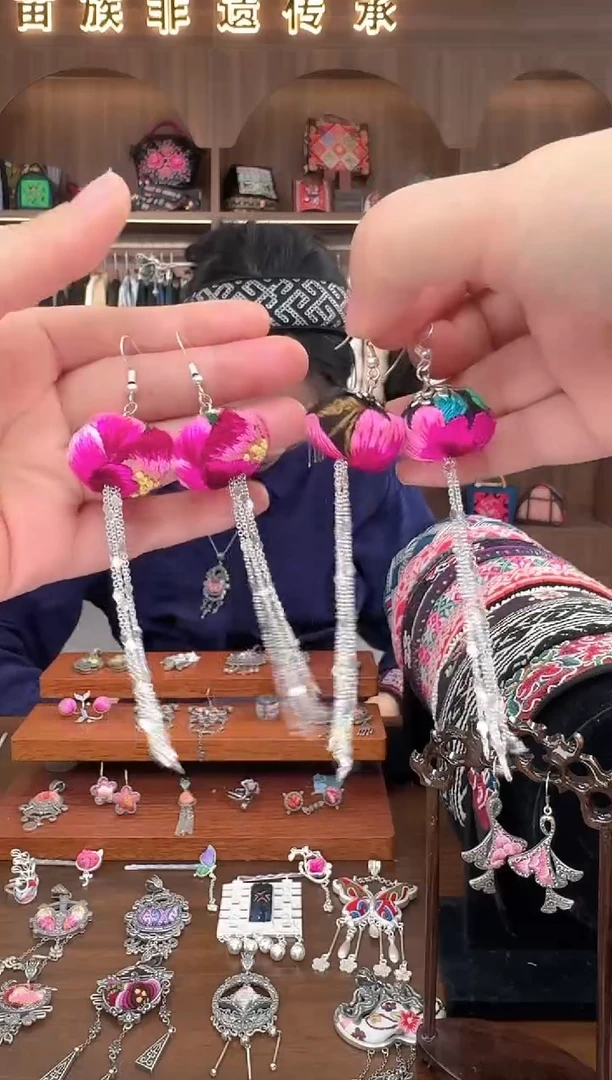 【闪购商品】织绣扶光苗绣传承1