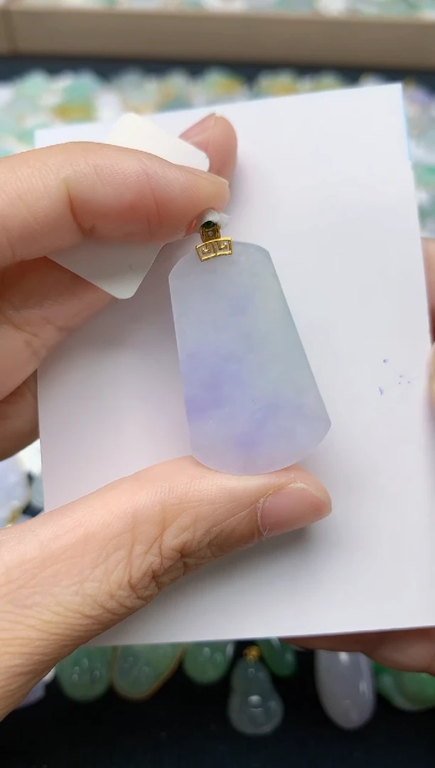 翡翠18K金镶嵌颈饰天然缅甸A货翡翠