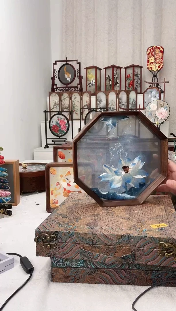 扇子苏绣作品手工摆台