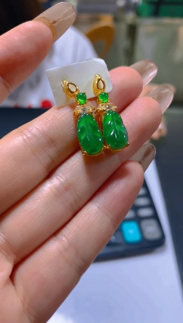 未镶嵌翡翠耳饰多样性发一