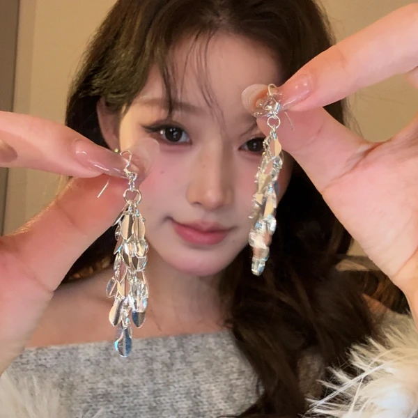 锌合金耳饰 金属风银色亮片耳钉时尚夸张长款耳饰小众设计感耳环