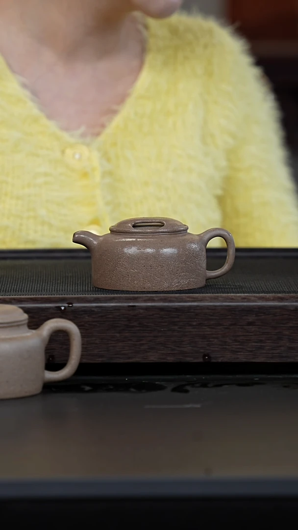 【闪购商品】紫砂茶壶鲨皮青刻绘牛盖莲子