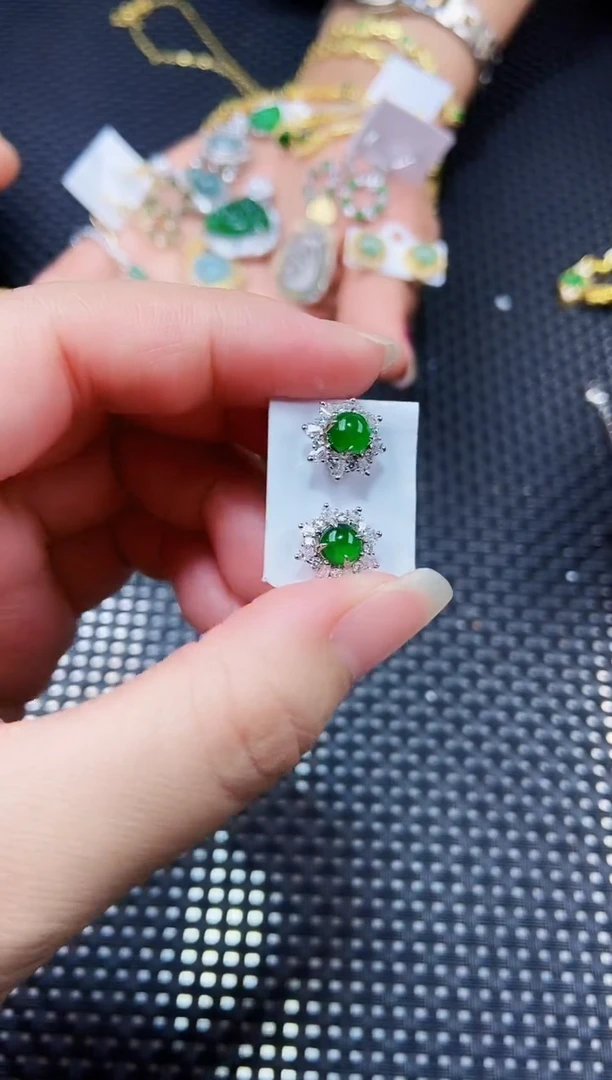 【闪购商品】翡翠耳饰未镶嵌111111111