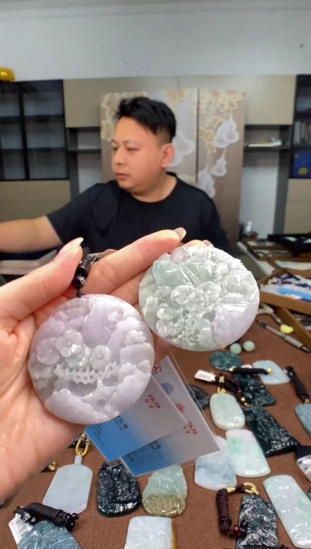 颈饰未镶嵌翡翠 多样性发其一