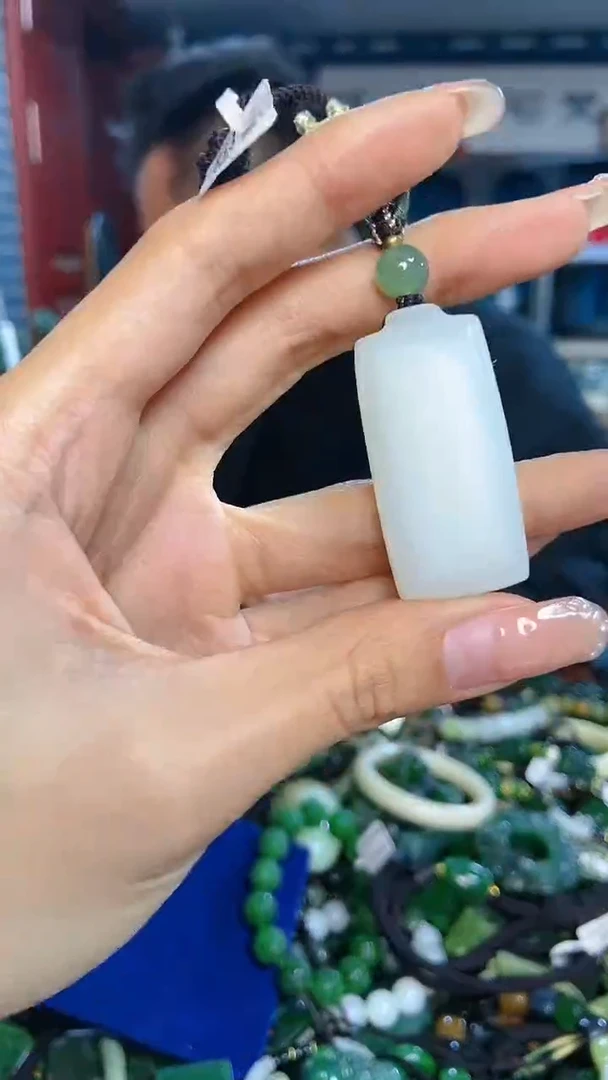 未镶嵌和田玉挂件1