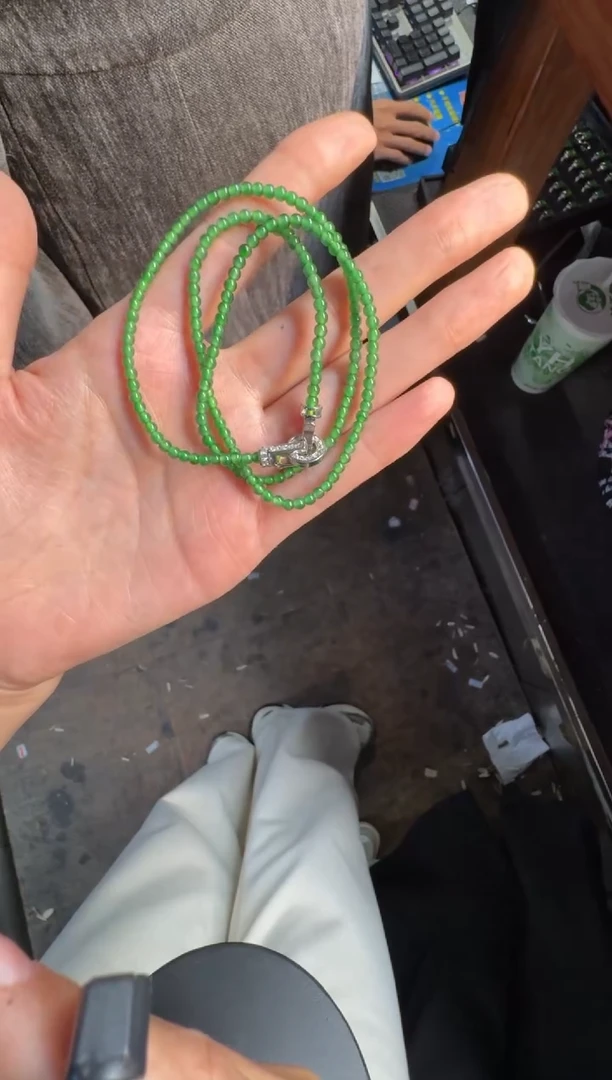 未镶嵌定制翡翠翡翠A货有轻微色差属于正常现象，珠链多样性发货1