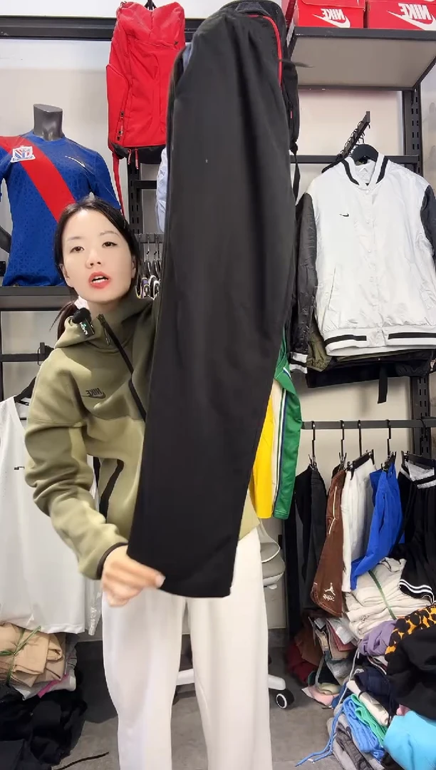 541编码 瑕疵款直播间过款为准 尺码140;150