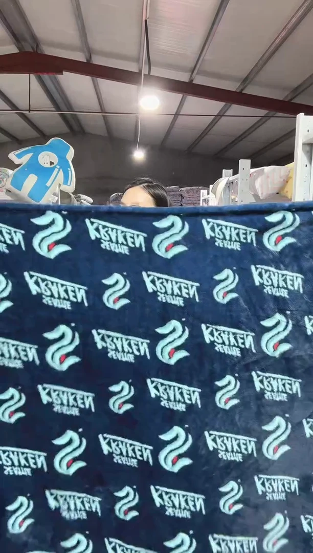 满35包邮 瑕疵  130*180左右    绒毯子   仿兔毛