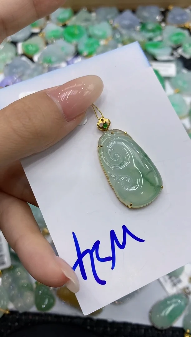 翡翠18K金镶嵌颈饰111111111111