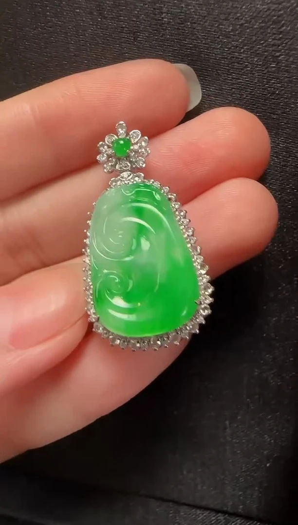 颈饰18K金镶嵌翡翠029如意一个