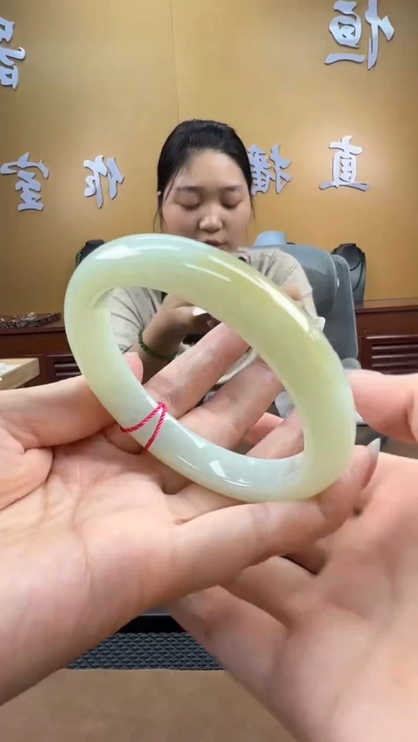 颈饰未镶嵌和田玉手镯61