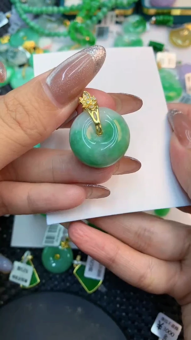 颈饰未镶嵌翡翠1